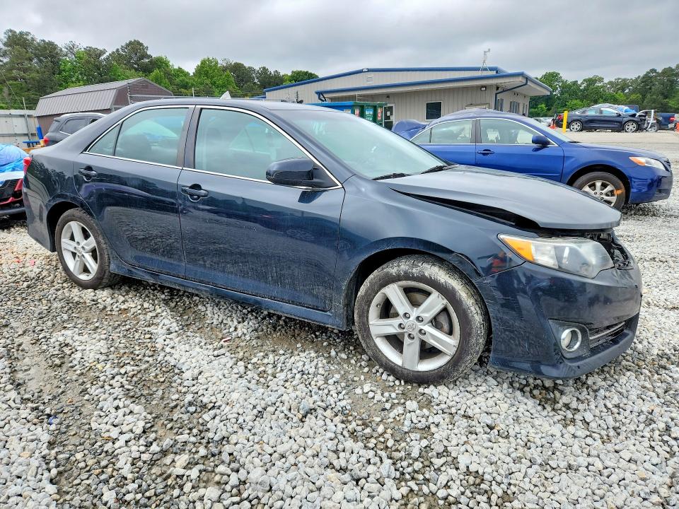 51351156 :رقم المزاد ، 4T1BF1FKXDU290585 vin ، 2013 Toyota Camry مزاد بيع