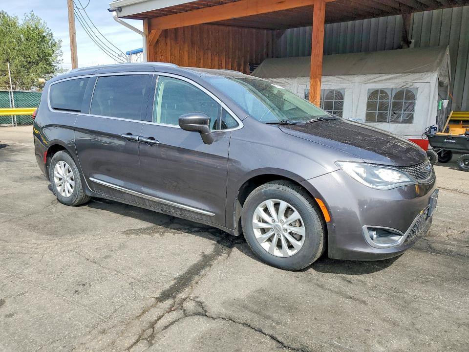 2018 Chrysler Pacifica მანქანა იყიდება აუქციონზე, vin: 2C4RC1EG2JR177800, აუქციონის ნომერი: 49164976