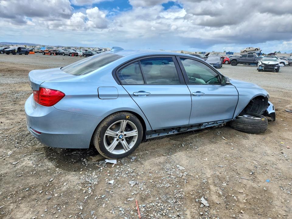 49651436 :رقم المزاد ، WBA3A5C58DF352905 vin ، 2013 Bmw 328 مزاد بيع
