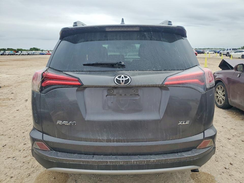 50323226 :رقم المزاد ، JTMWFREV5JJ730628 vin ، 2018 Toyota Rav4 مزاد بيع