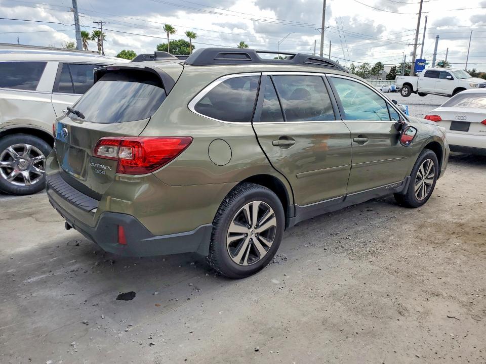 50717666 :رقم المزاد ، 4S4BSENC0J3303021 vin ، 2018 Subaru Outback مزاد بيع