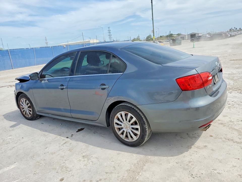 49582296 :رقم المزاد ، 3VWDP7AJ2DM395764 vin ، 2013 Volkswagen Jetta مزاد بيع