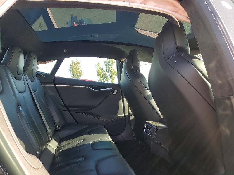 49095196 :رقم المزاد ، 5YJSA1E20HF211086 vin ، 2017 Tesla Model S مزاد بيع