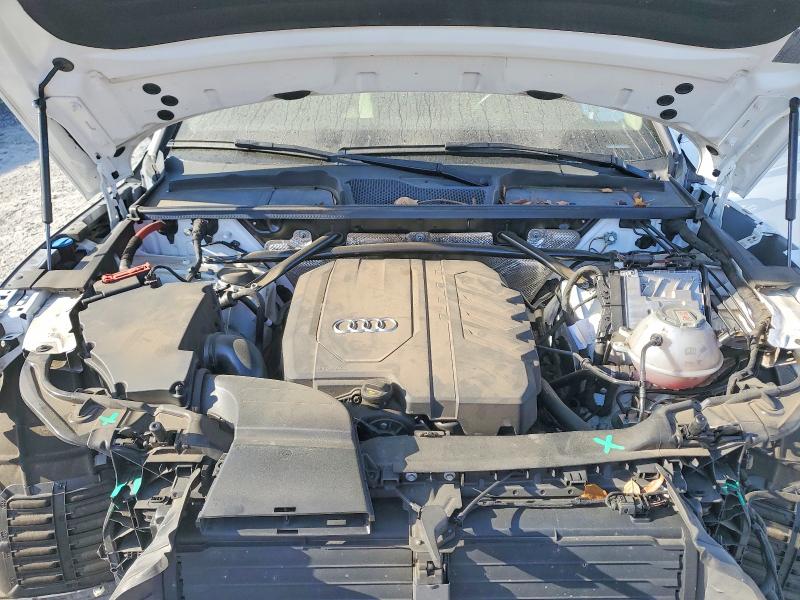 47017146 :رقم المزاد ، WA1AAAFY8M2033983 vin ، 2021 Audi Q5 مزاد بيع