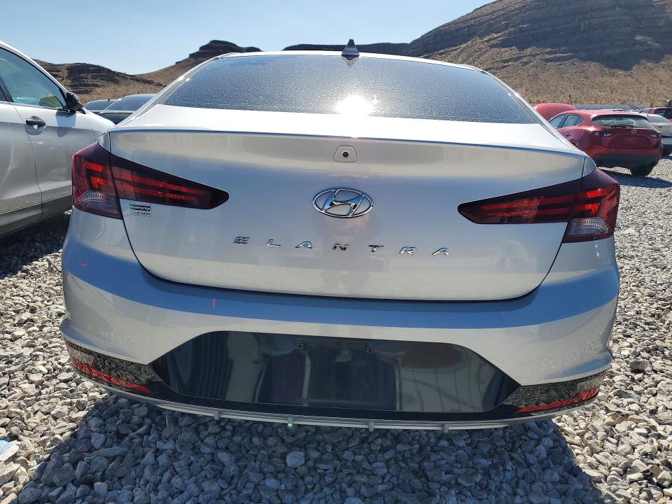 50261376 :رقم المزاد ، 5NPD84LF6LH533592 vin ، 2020 Hyundai Elantra مزاد بيع