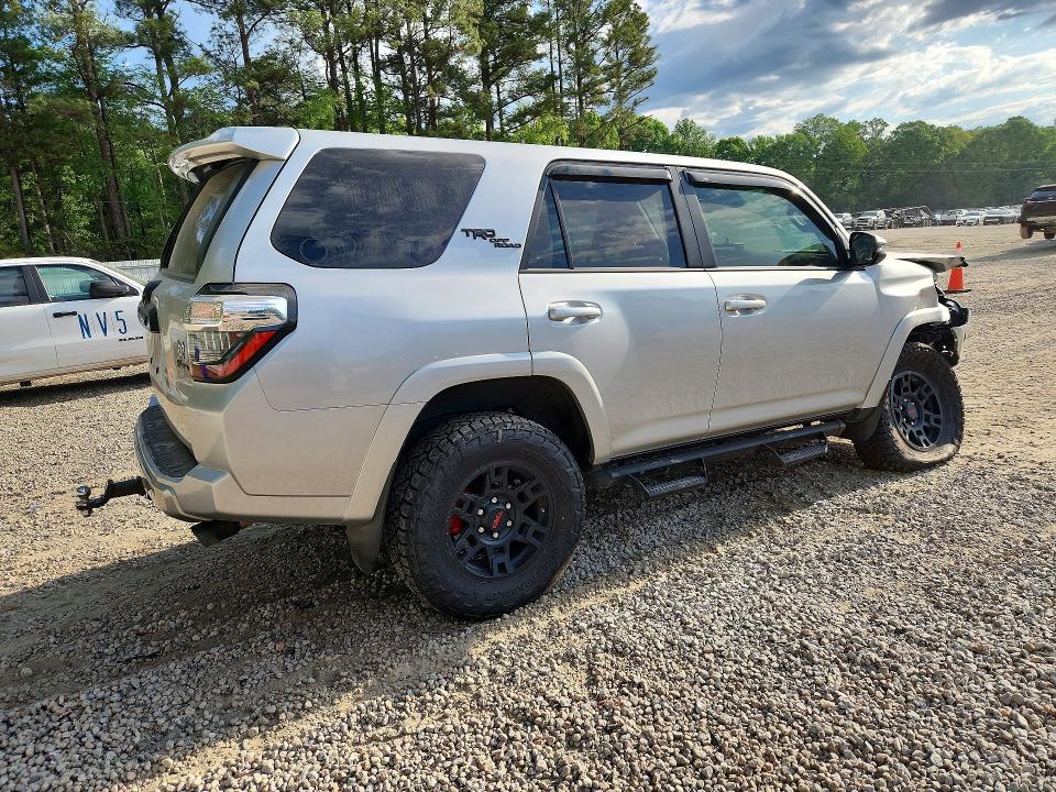 48962756 :رقم المزاد ، JTERU5JR8P6147871 vin ، 2023 Toyota 4runner مزاد بيع
