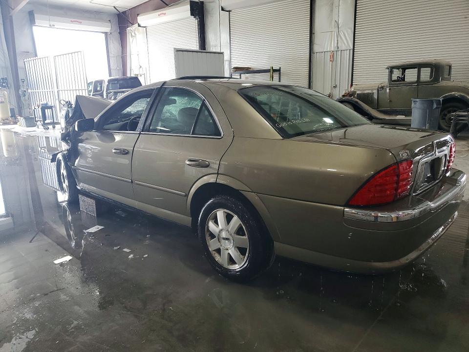 48648806 :رقم المزاد ، 1LNHM87A92Y679903 vin ، 2002 Lincoln Townhouse Ls مزاد بيع