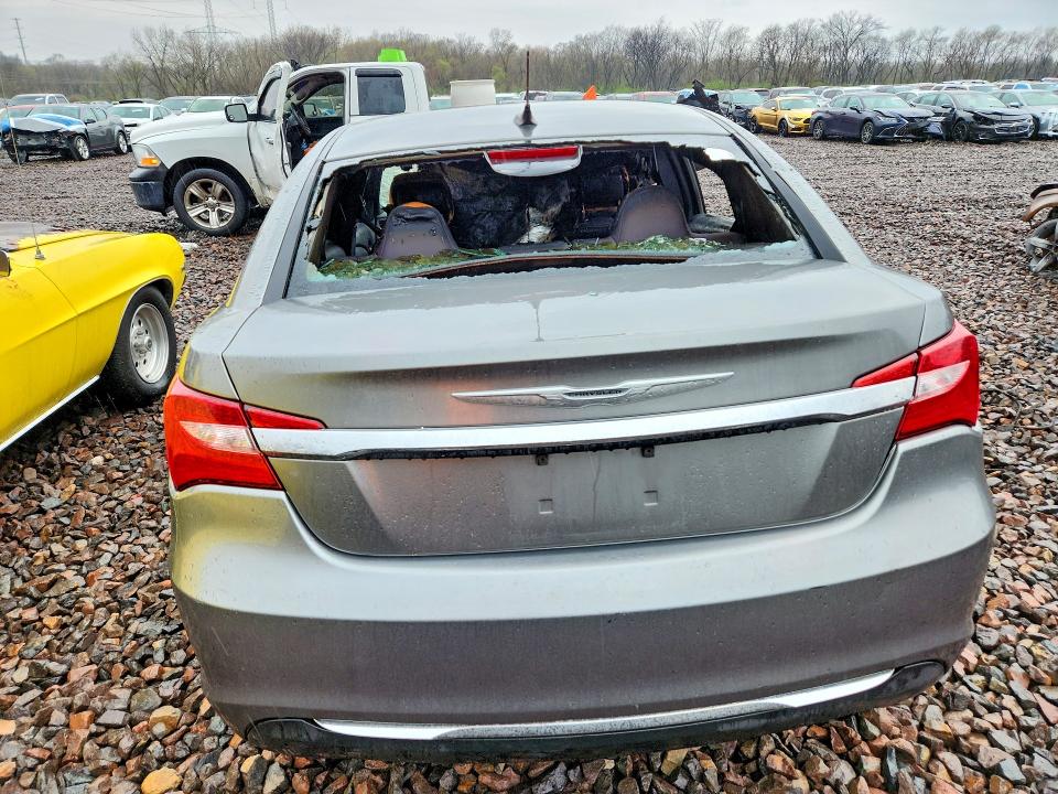 48275356 :رقم المزاد ، 1C3CCBBB4DN522187 vin ، 2013 Chrysler 200 مزاد بيع