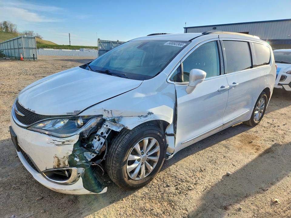 50892366 :رقم المزاد ، 2C4RC1BG8HR613113 vin ، 2017 Chrysler Pacifica مزاد بيع