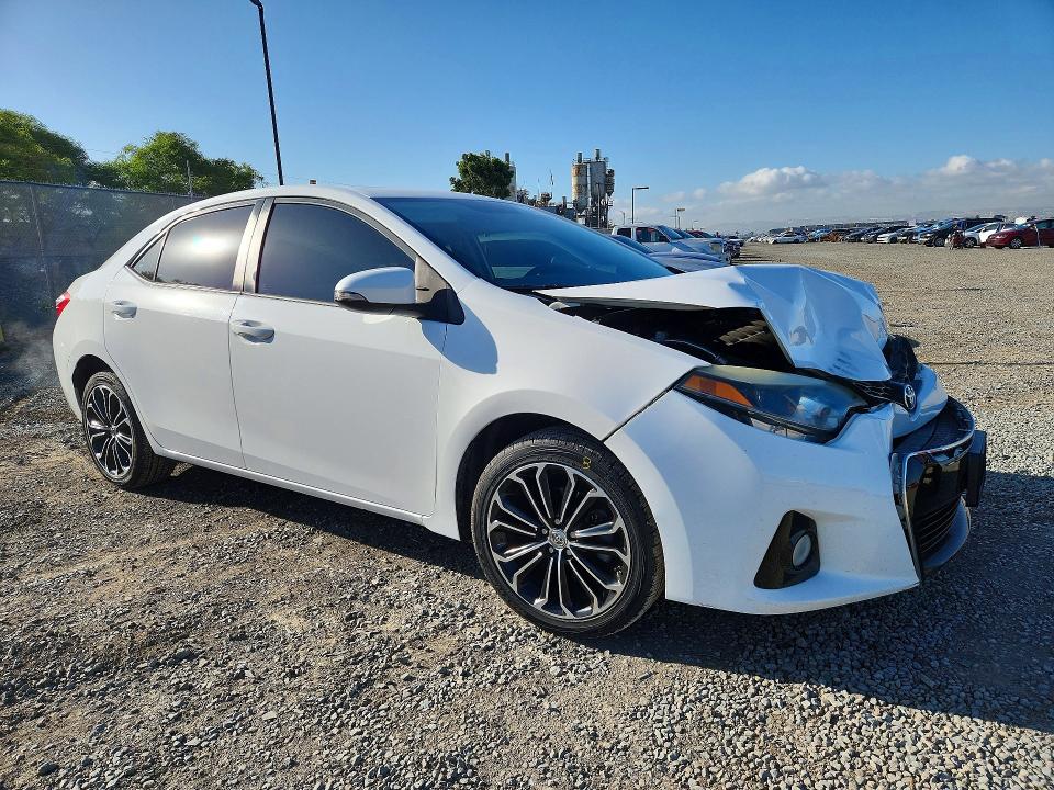 2015 Toyota Corolla მანქანა იყიდება აუქციონზე, vin: 5YFBURHE3FP243818, აუქციონის ნომერი: 49841236