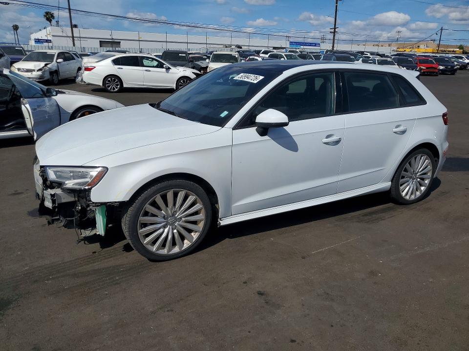 50994726 :رقم المزاد ، WAUUPBFF8HA146136 vin ، 2017 Audi A3 مزاد بيع