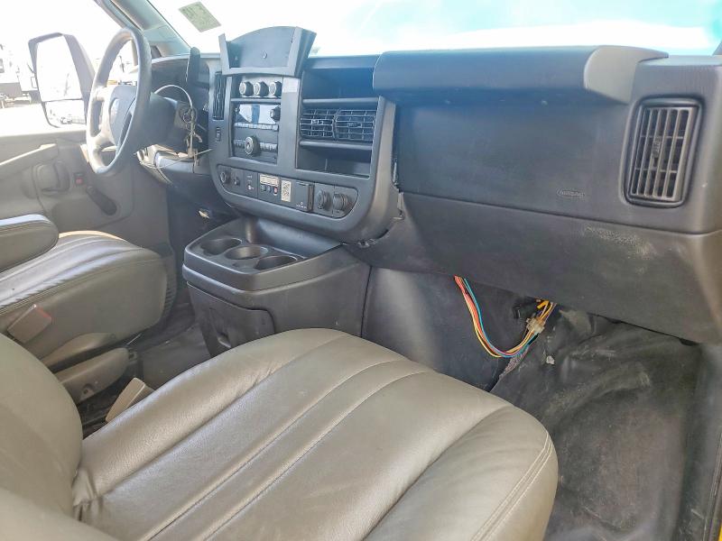 50587176 :رقم المزاد ، 1GD07RFP1J1901437 vin ، 2018 Gmc Savana مزاد بيع