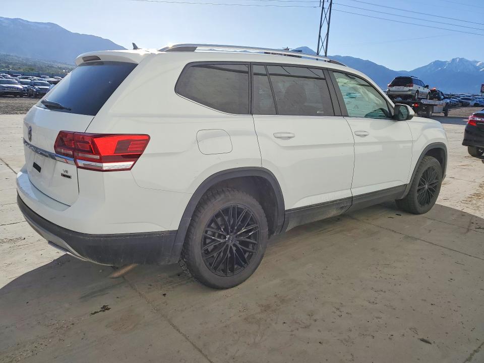 51516746 :رقم المزاد ، 1V2GR2CA0JC552424 vin ، 2018 Volkswagen Atlas مزاد بيع