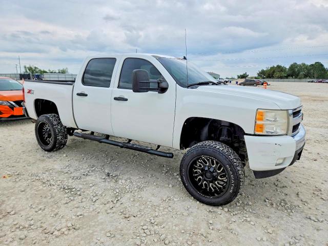 50261656 :رقم المزاد ، 3GCPKSE37BG308353 vin ، 2011 Chevrolet Silverado مزاد بيع