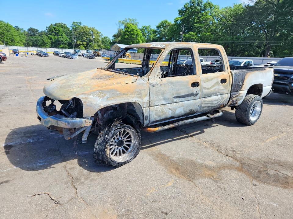 49002536 :رقم المزاد ، 1GTHC23205F803978 vin ، 2005 Gmc Sierra مزاد بيع