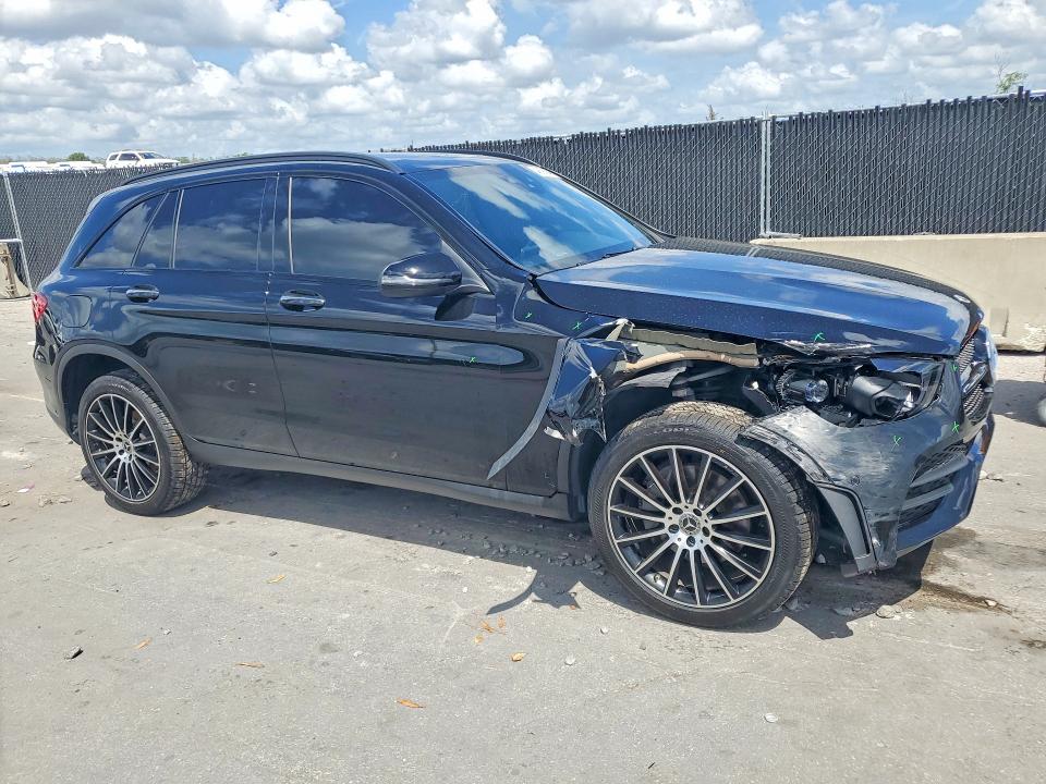 48090846 :رقم المزاد ، W1N0G8DB1MF986043 vin ، 2021 Mercedes-benz Glc مزاد بيع