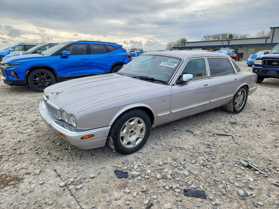 51259656 :رقم المزاد ، SAJDA24C52LF45034 vin ، 2002 Jaguar Vandenplas مزاد بيع