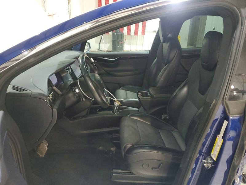 49091766 :رقم المزاد ، 5YJXCBE23JF102438 vin ، 2018 Tesla Model X مزاد بيع