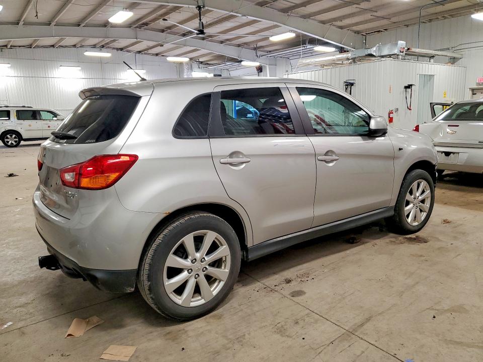 Продажа на аукционе авто 2015 Mitsubishi Outlander Sport, vin: 4A4AR3AU0FE018726, номер лота: 49710186