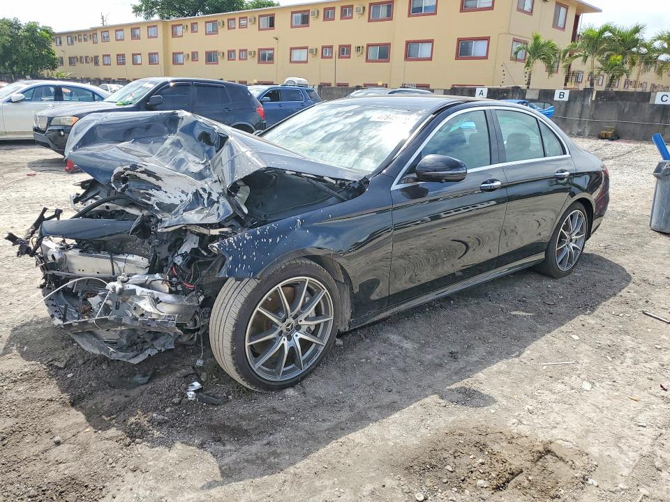 47845696 :رقم المزاد ، W1KZF8DB9MA922224 vin ، 2021 Mercedes-benz E مزاد بيع