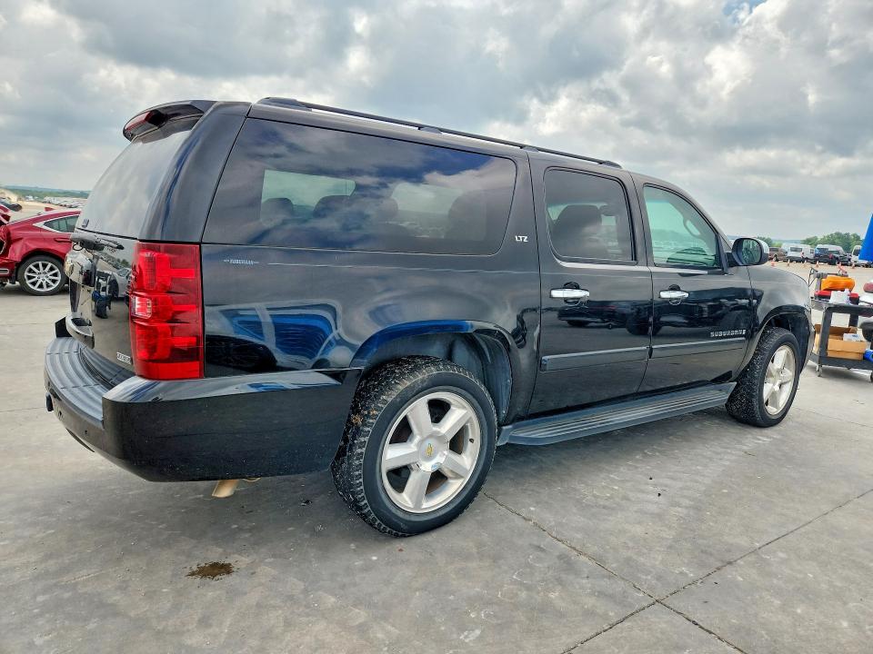 Продажа на аукционе авто 2008 Chevrolet Suburban, vin: 1GNFC16098R123731, номер лота: 50681906