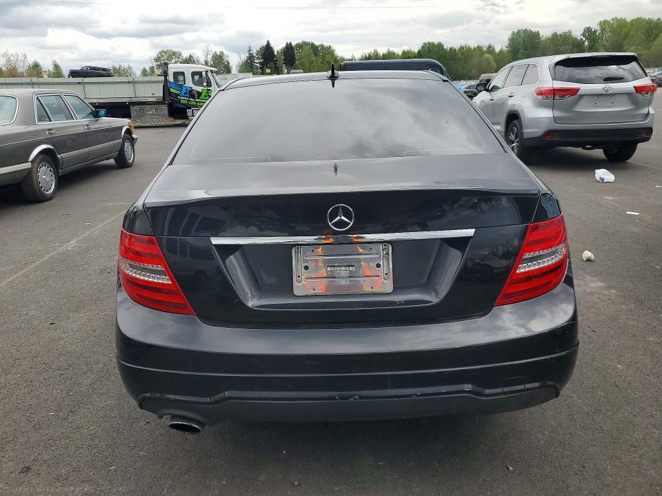 2013 Mercedes-benz C მანქანა იყიდება აუქციონზე, vin: WDDGF4HB4DR242310, აუქციონის ნომერი: 51828276
