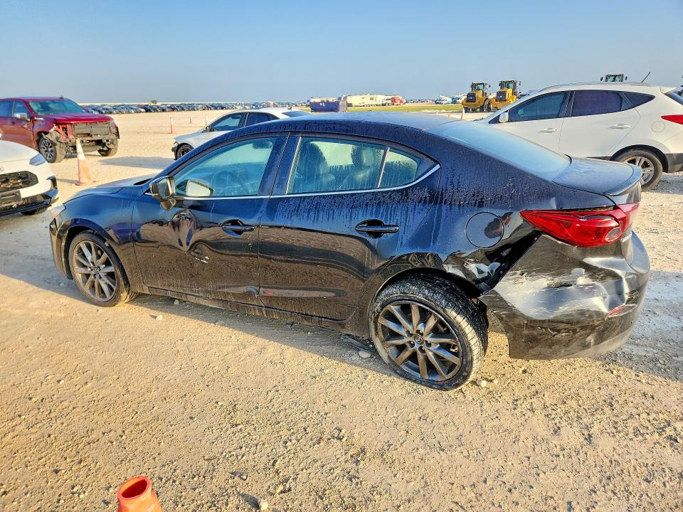 50130396 :رقم المزاد ، 3MZBN1V38JM208240 vin ، 2018 Mazda 3 مزاد بيع