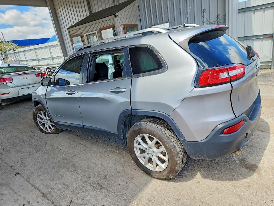52031976 :رقم المزاد ، 1C4PJLCB7FW790669 vin ، 2015 Jeep Cherokee مزاد بيع