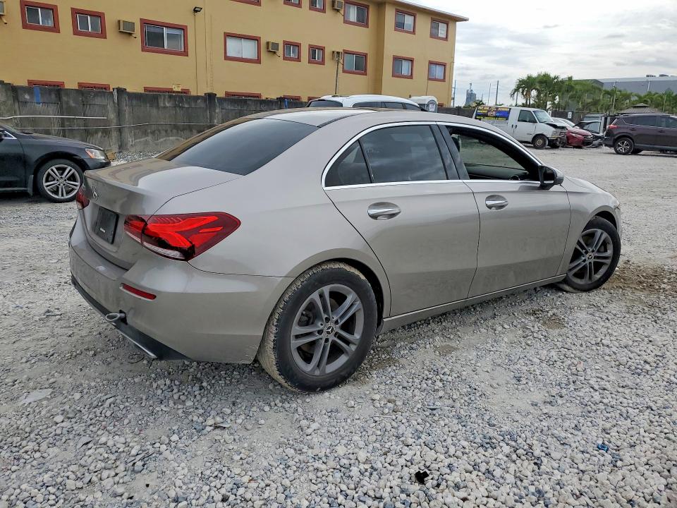 51081626 :رقم المزاد ، W1K3G4EB5LJ199979 vin ، 2020 Mercedes-benz A مزاد بيع