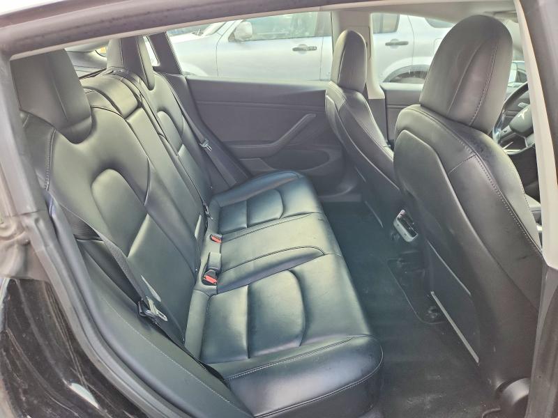 49628246 :رقم المزاد ، 5YJ3E1EA3JF166070 vin ، 2018 Tesla Model 3 مزاد بيع