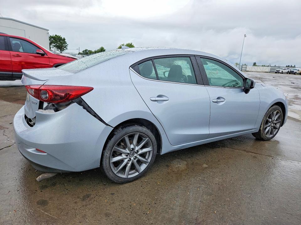 50786596 :رقم المزاد ، 3MZBN1W31JM171241 vin ، 2018 Mazda 3 مزاد بيع