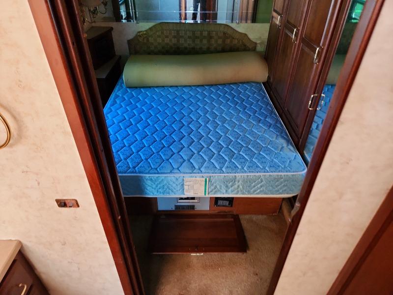 50948486 :رقم المزاد ، 4UZAAHAK41CJ36093 vin ، 2001 Winnebago Motorhome مزاد بيع