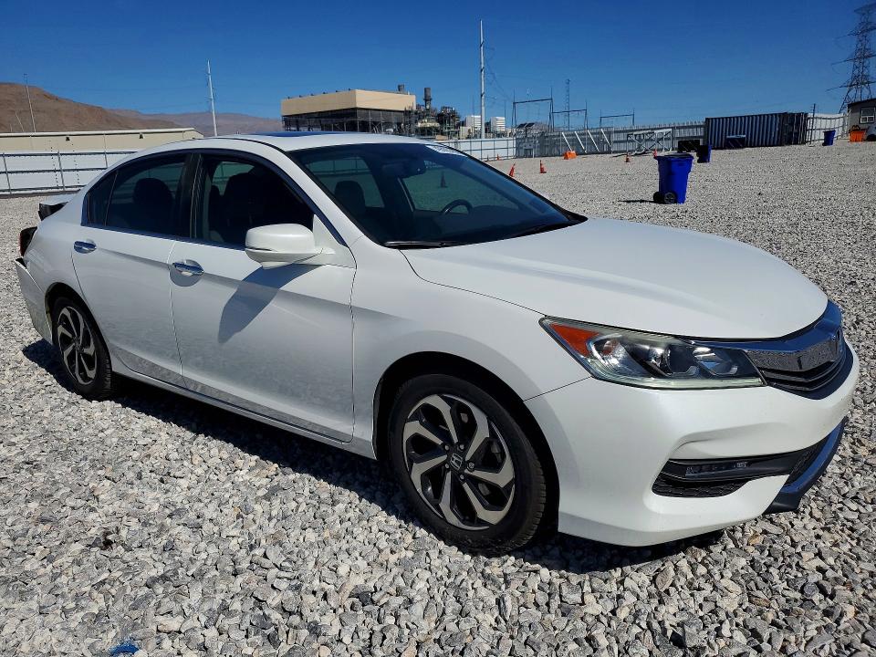 49095406 :رقم المزاد ، 1HGCR3F89GA014440 vin ، 2016 Honda Accord مزاد بيع