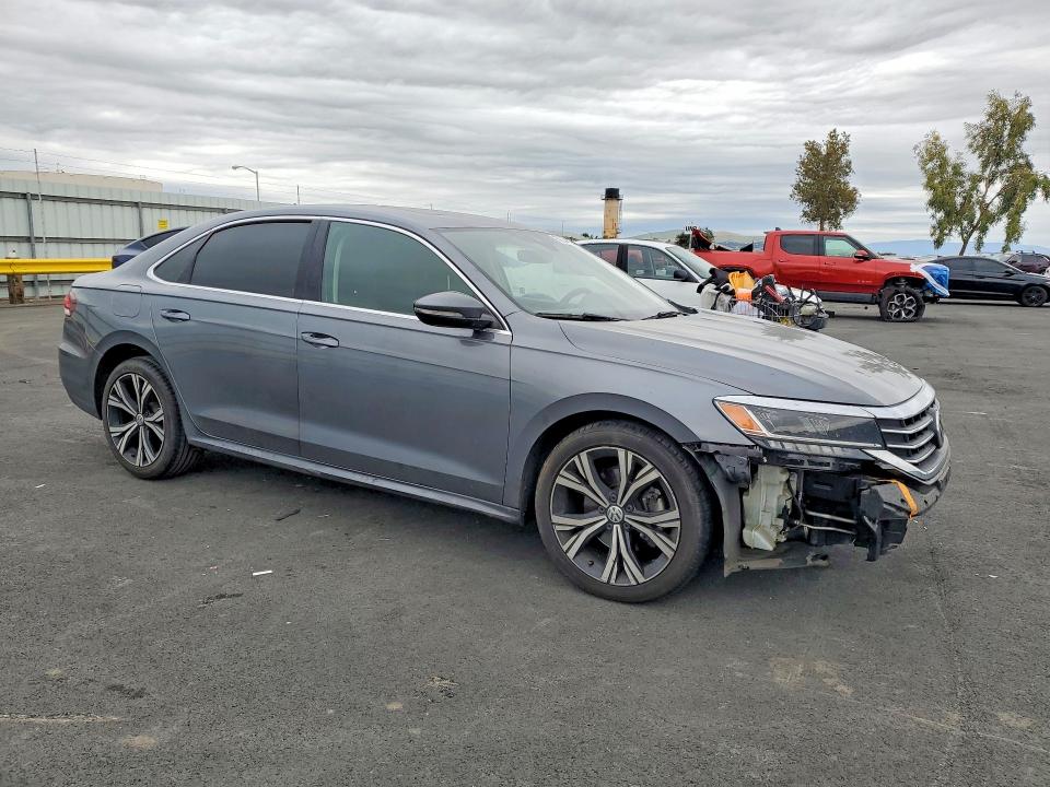 50664766 :رقم المزاد ، 1VWSA7A33MC015813 vin ، 2021 Volkswagen Passat مزاد بيع