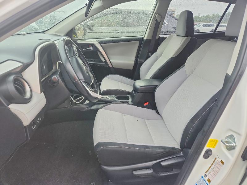 Продаж на аукціоні авто 2017 Toyota Rav4, vin: JTMRFREV1HD198381, номер лоту: 50767416