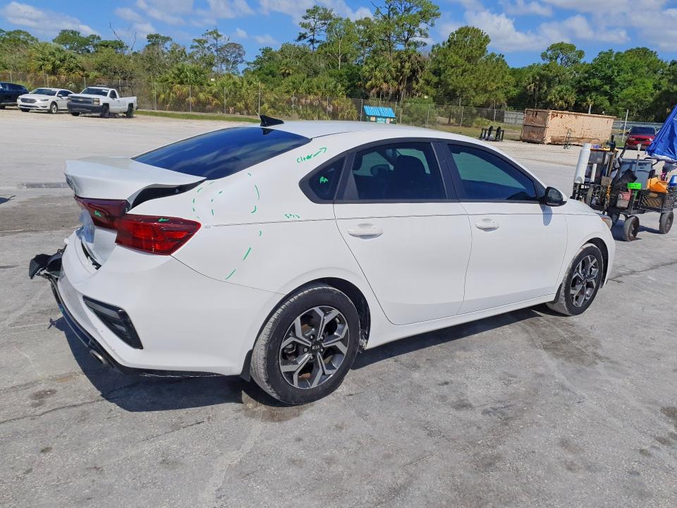 50417516 :رقم المزاد ، 3KPF24ADXME303667 vin ، 2021 Kia Forte مزاد بيع