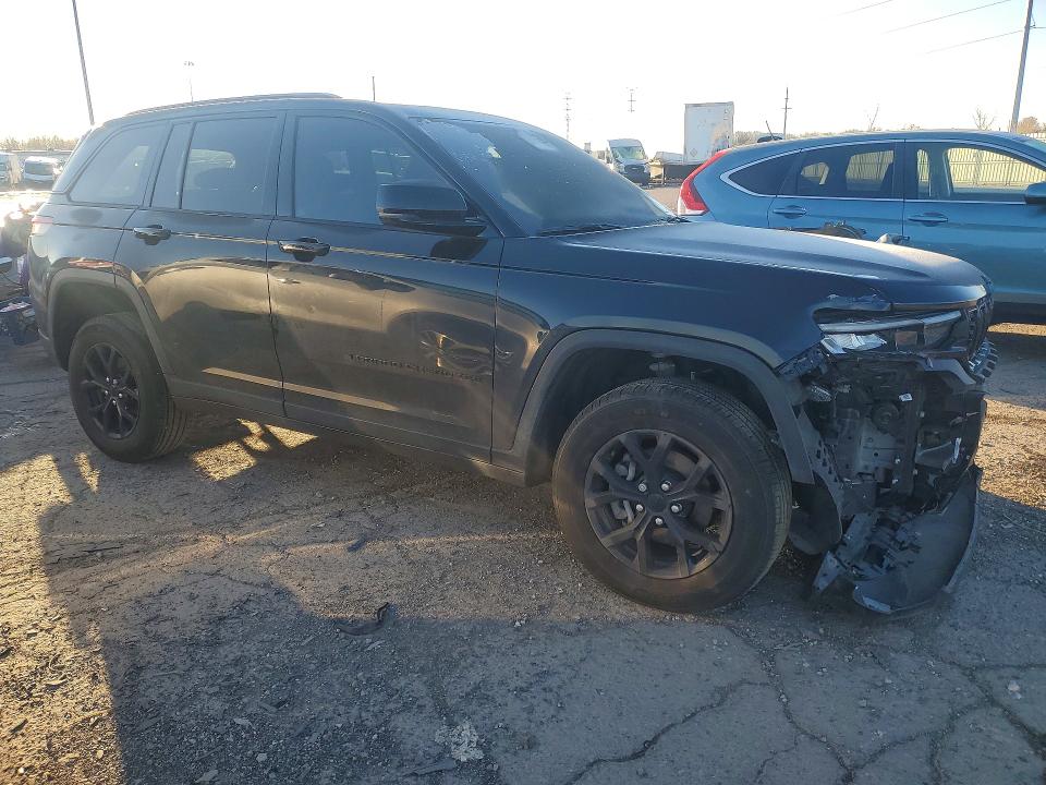Продажа на аукционе авто 2024 Jeep Grand Cherokee, vin: 1C4RJHAGXR8600540, номер лота: 50233936