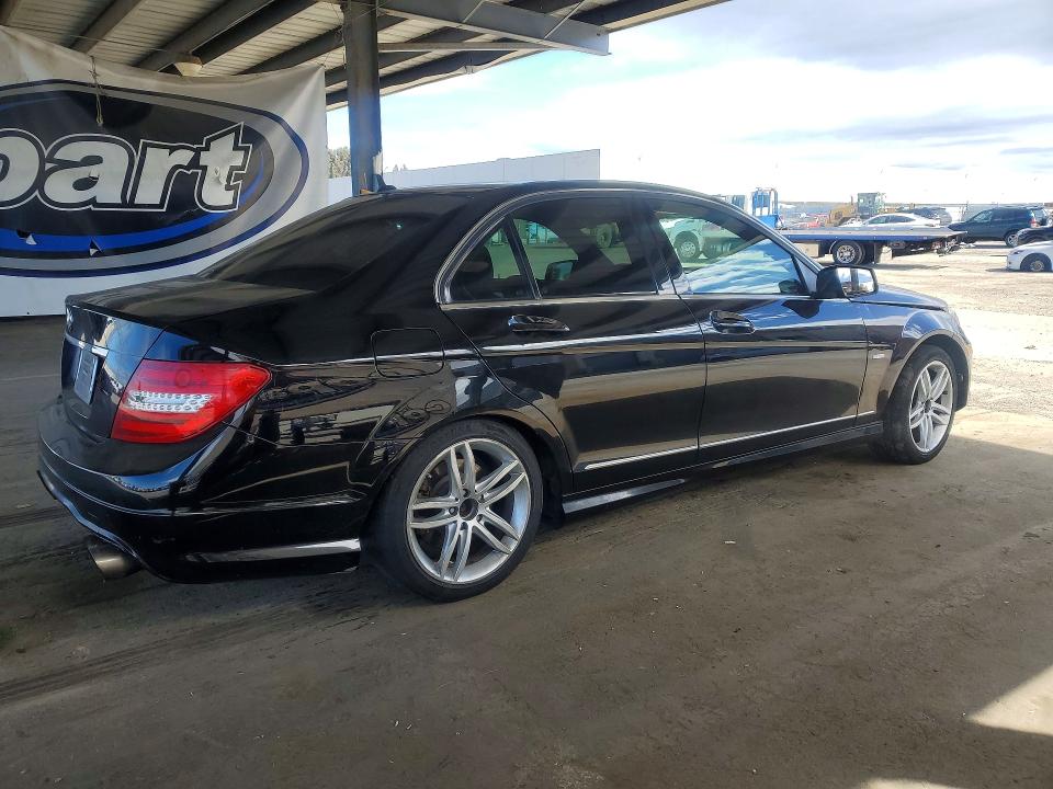 Продажа на аукционе авто 2012 Mercedes-benz C, vin: WDDGF4HB8CA684990, номер лота: 50586056
