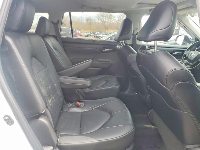 48717486 :رقم المزاد ، 5TDGZRBH6NS239634 vin ، 2022 Toyota Highlander مزاد بيع