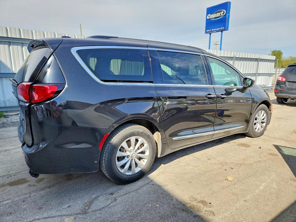 Продажа на аукционе авто 2017 Chrysler Pacifica, vin: 2C4RC1BG3HR598102, номер лота: 49968166