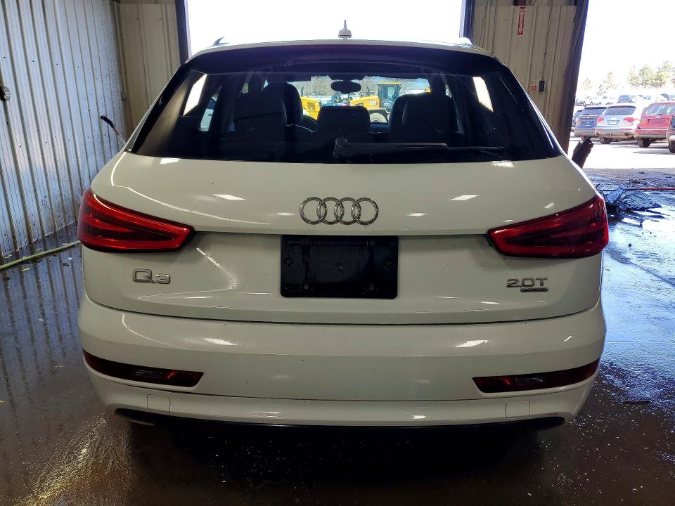 49438236 :رقم المزاد ، WA1EFCFS0FR003042 vin ، 2015 Audi Q3 مزاد بيع