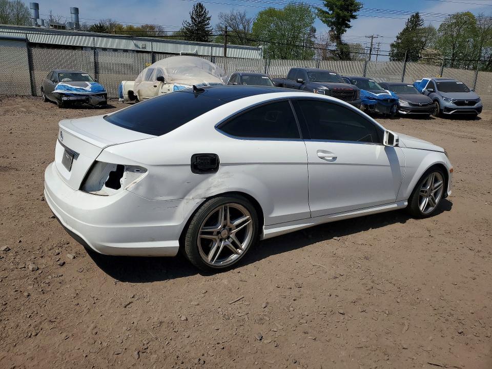 49668376 :رقم المزاد ، WDDGJ4HB3EG195833 vin ، 2014 Mercedes-benz C مزاد بيع