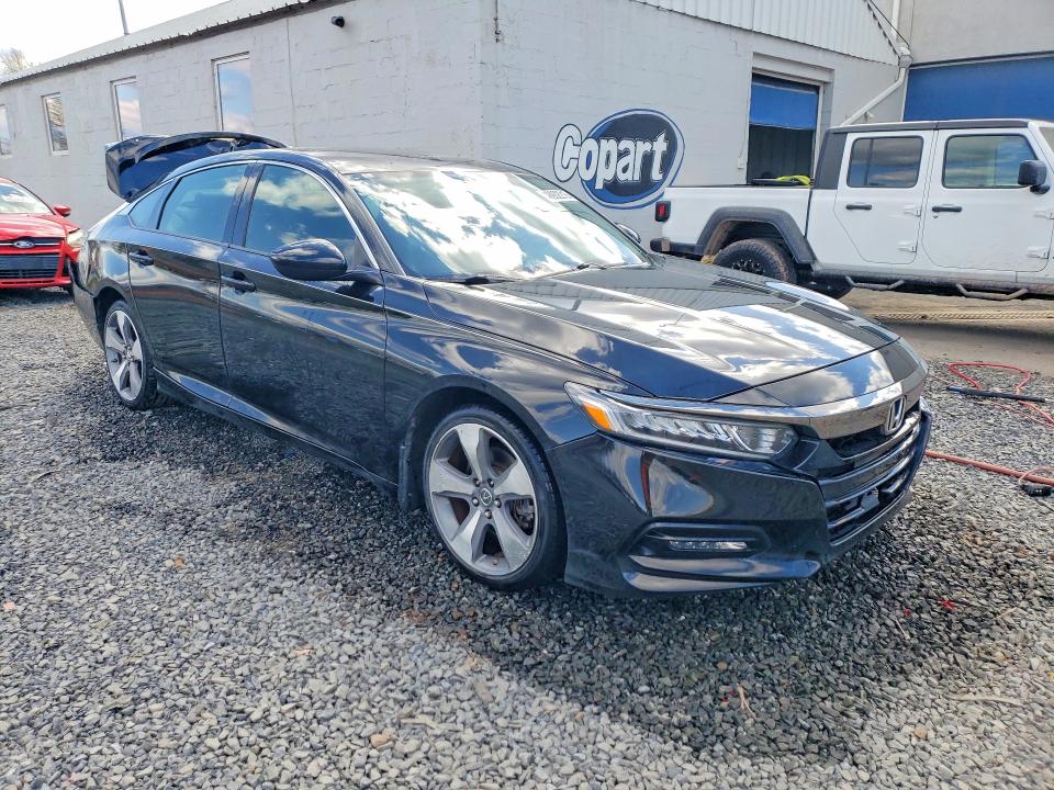 48932216 :رقم المزاد ، 1HGCV1F33JA205220 vin ، 2018 Honda Accord مزاد بيع