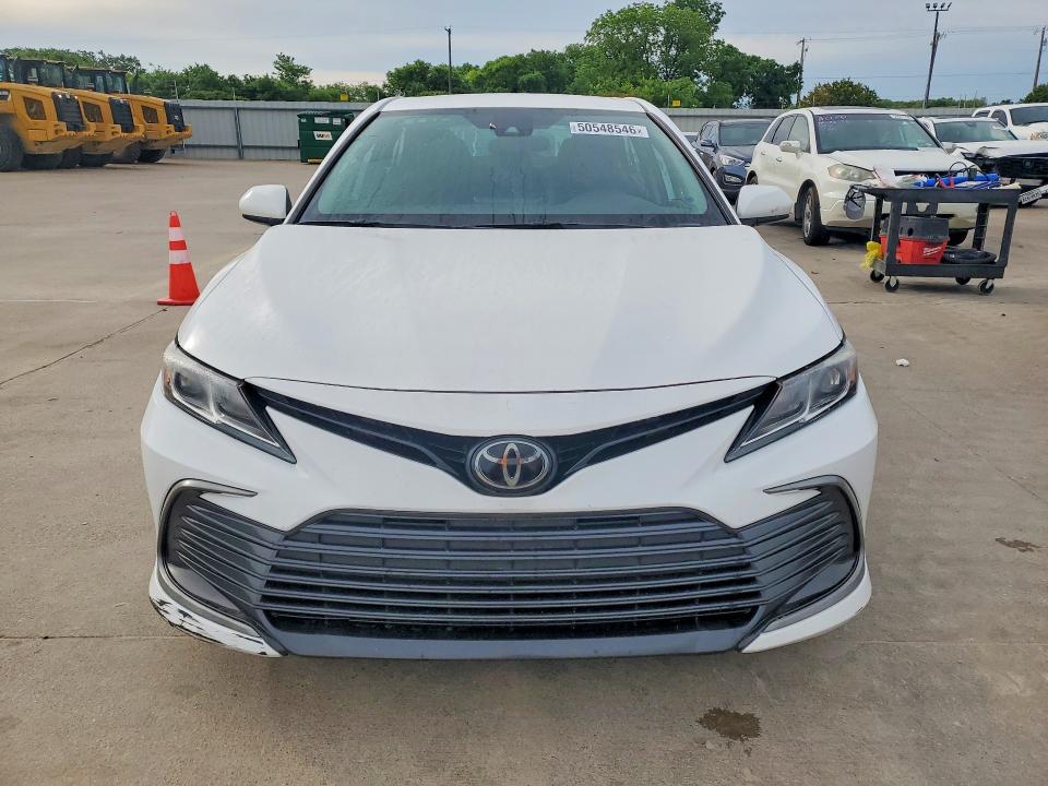 Продажа на аукционе авто 2022 Toyota Camry, vin: 4T1C11AK0NU633044, номер лота: 50548546