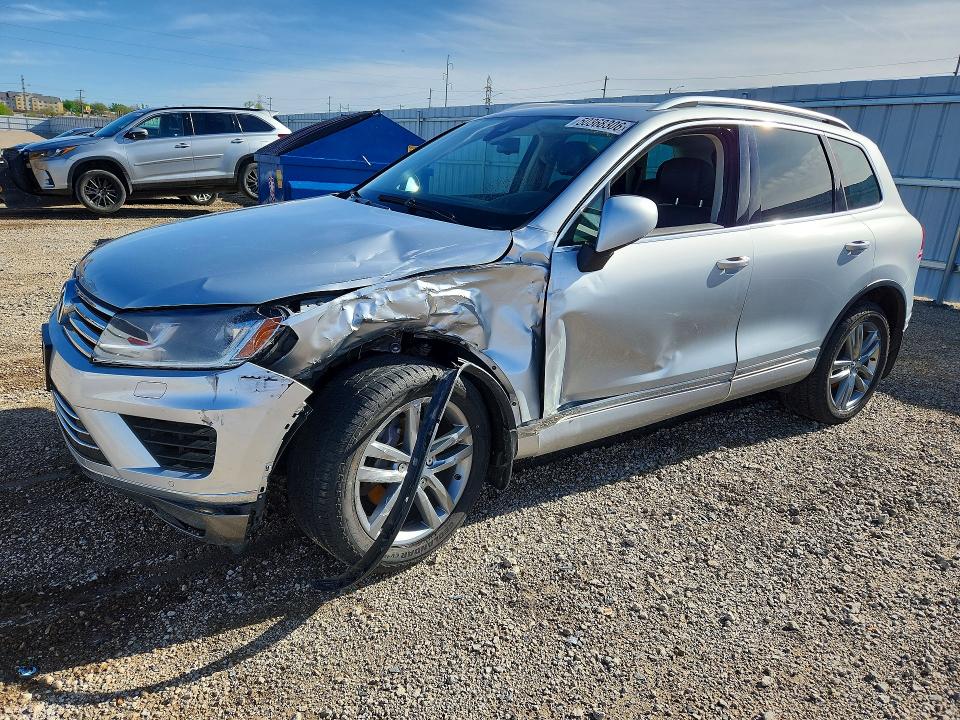 50368306 :رقم المزاد ، WVGEF9BP2FD007354 vin ، 2015 Volkswagen Touareg مزاد بيع
