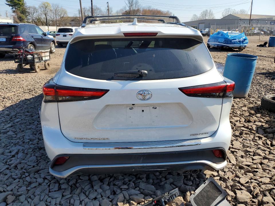 49223106 :رقم المزاد ، 5TDJZRBH8NS166580 vin ، 2022 Toyota Highlander مزاد بيع