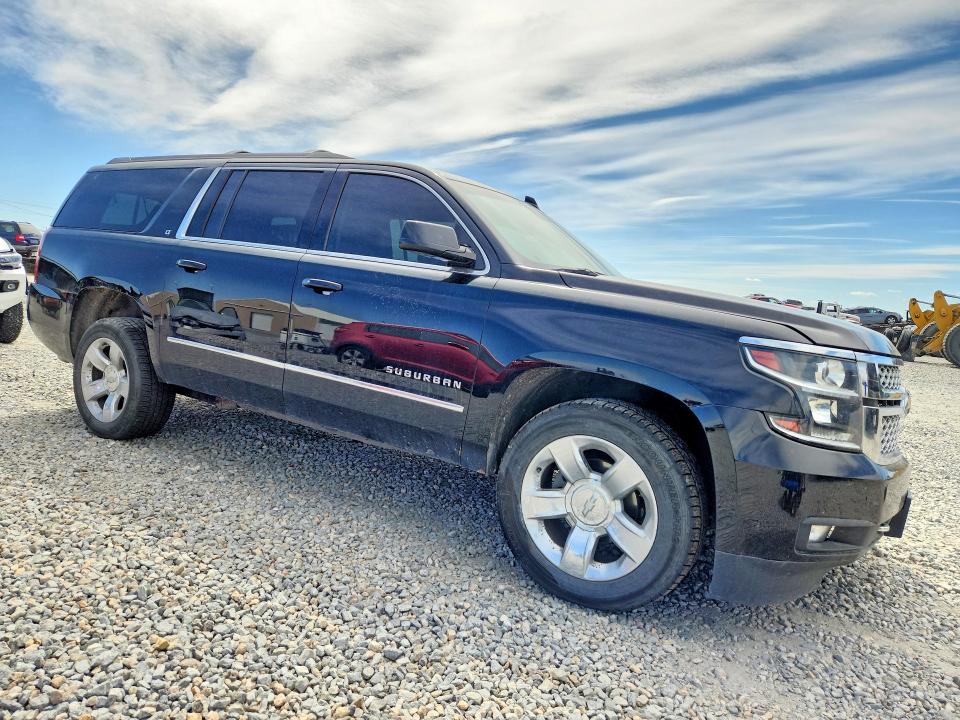 2017 Chevrolet Suburban Lt 1500 მანქანა იყიდება აუქციონზე, vin: 1GNSKHKC6HR242220, აუქციონის ნომერი: 48513176