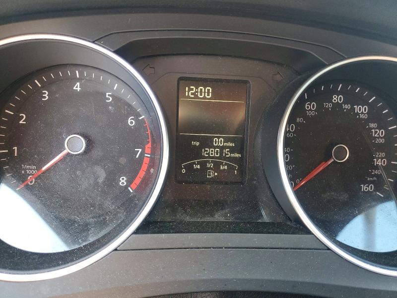 49438226 :رقم المزاد ، 3VWDB7AJ2JM205102 vin ، 2018 Volkswagen Jetta مزاد بيع