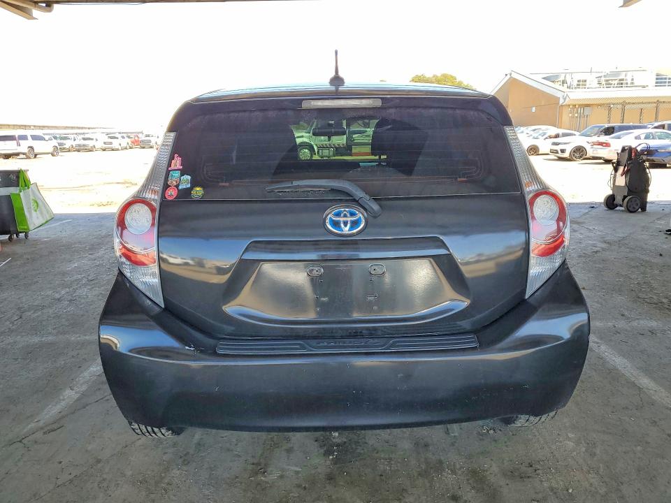 Продажа на аукционе авто 2012 Toyota Prius C, vin: JTDKDTB36C1016739, номер лота: 50195866