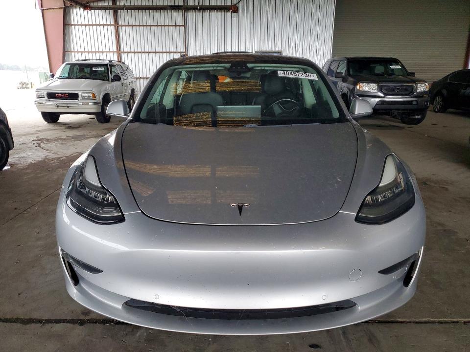 48457236 :رقم المزاد ، 5YJ3E1EA7JF044022 vin ، 2018 Tesla Model 3 مزاد بيع